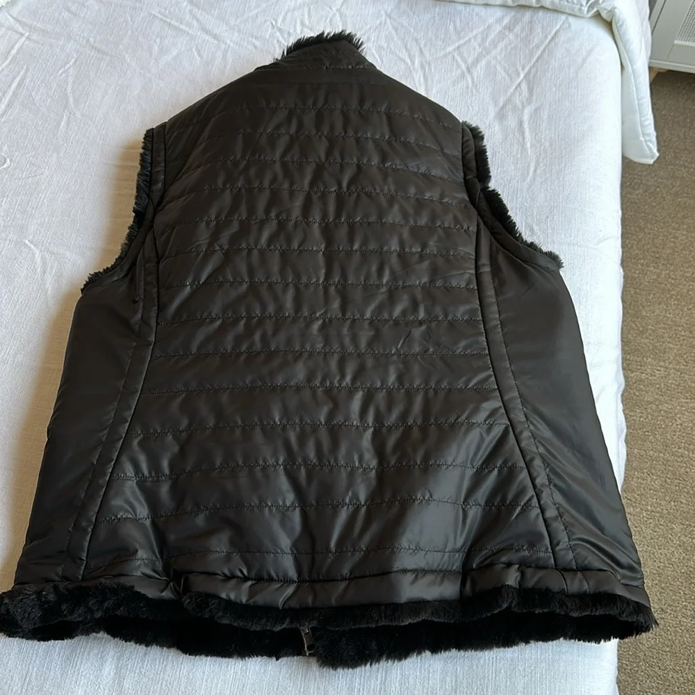 Reversible Vest - Picture 3 of 4